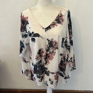 Chenault cream colored floral flowy blouse with cut out back Size XL